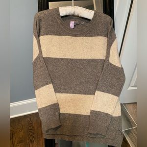 Vince Cream and taupe over sized wool sweater. Size Medium. Great condition